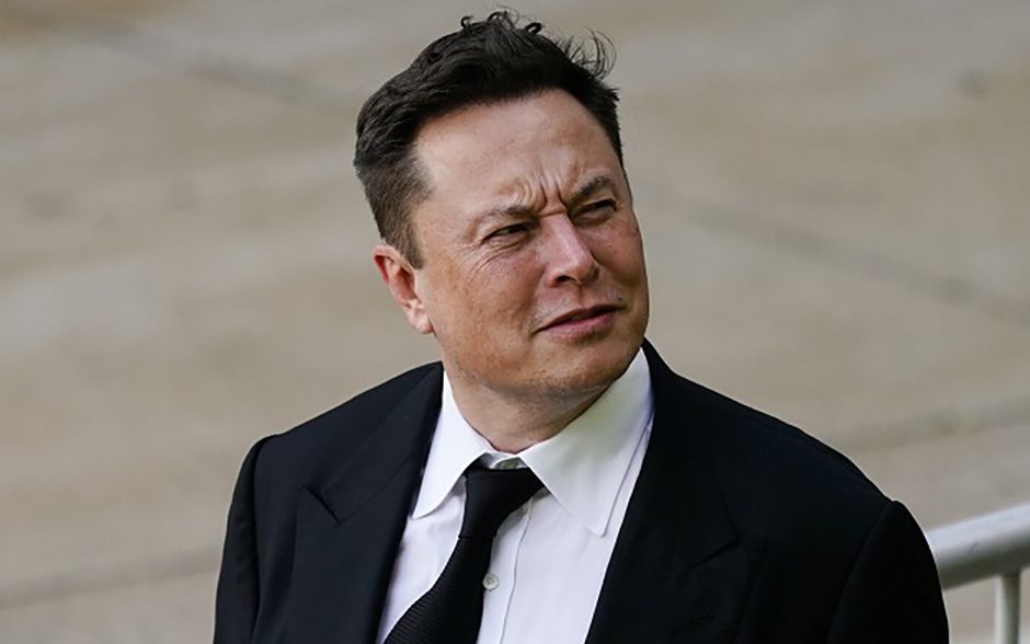 "إيلون ماسك" أغنى رجل في العالم