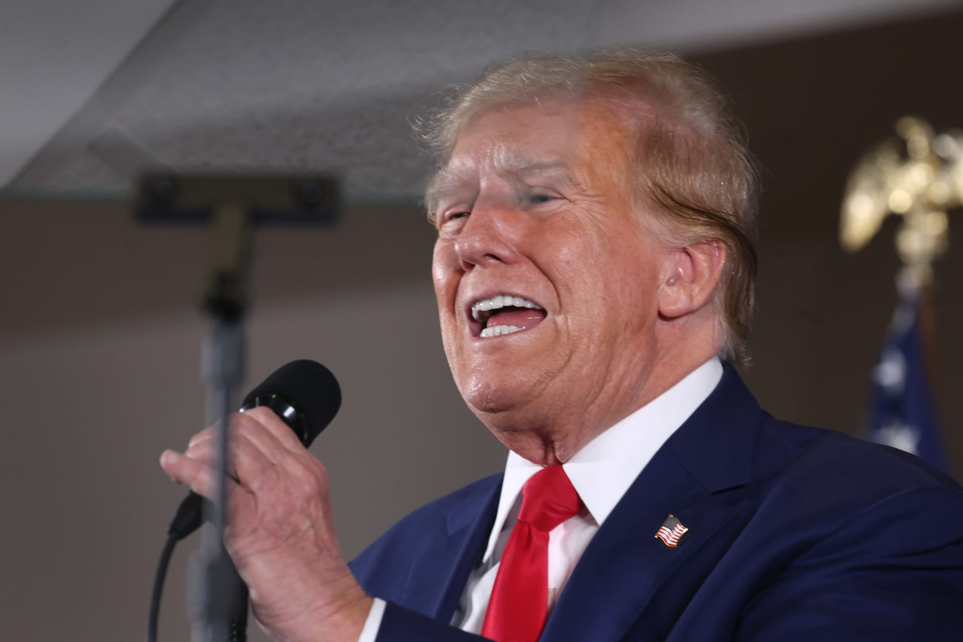 ترامب: بايدن قد يشعل حربا عالمية ثالثة ويدمر الولايات المتحدة