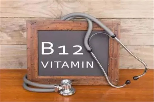 علامات شائعة تنذر بنقص فيتامين ب 12