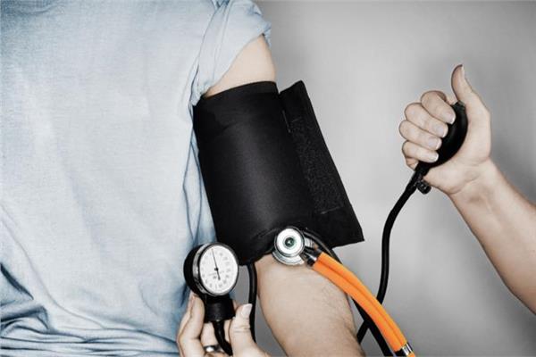 فوائد الزبادي لتنظيم ضغط الدم وصحة الأمعاء