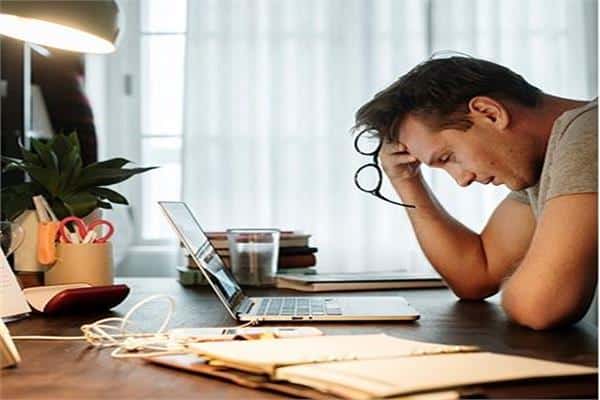 أعراض الإصابة بالإرهاق وعلاجه