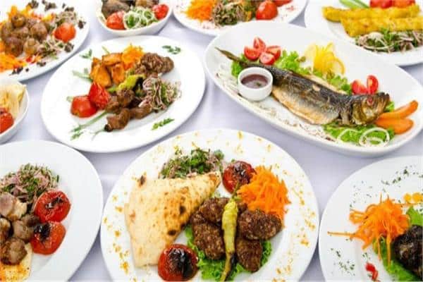 عدد الوجبات التي يجب تناولها على مدار اليوم