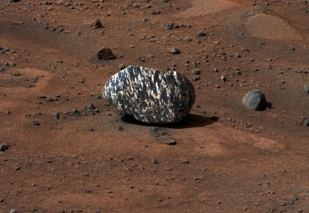 صخرة المريخ الفريدة.. اكتشاف يفتح آفاقًا جديدة عن الكوكب الأحمر