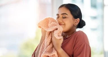 كيف تنظف بطانيتك في المنزل؟ دليل شامل لتنظيف بطانيات الصوف وغيرها