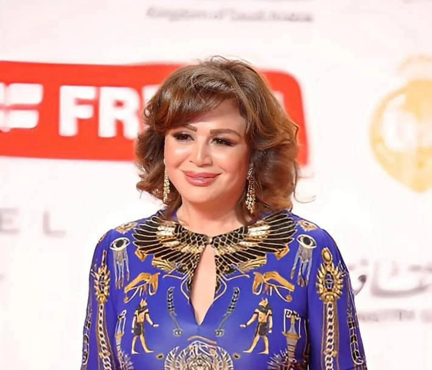 إلهام شاهين تهنئ زينة عبد الباقي على نجاح فيلم "مين يصدّق" في مهرجان القاهرة
