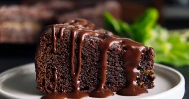كيكة الشوكولاتة الصحية: وصفة لذيذة وخالية من السكر