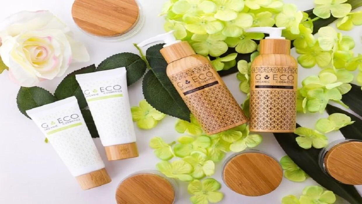 لحماية البيئة.. علماء يطورون بديلًا للبلاستيك في مستحضرات التجميل