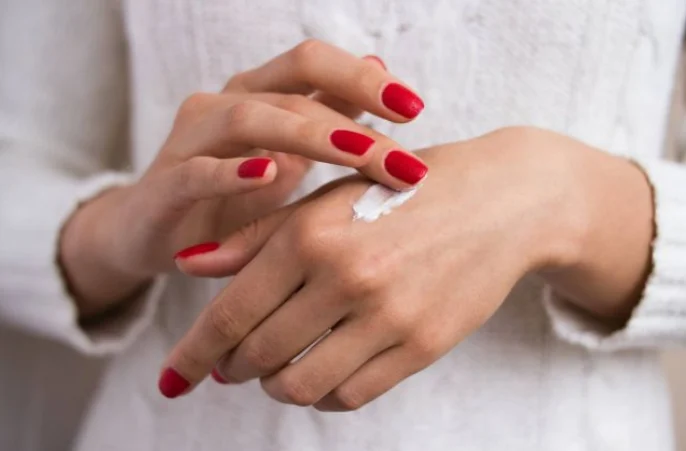 العناية باليدين