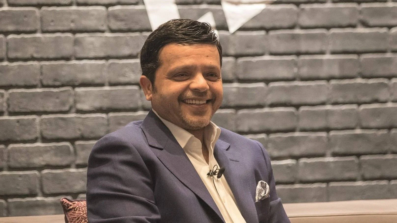 محمد هنيدي في معسكر مغلق لإعداد "شهادة معاملة أطفال": تفاصيل العمل المنتظر