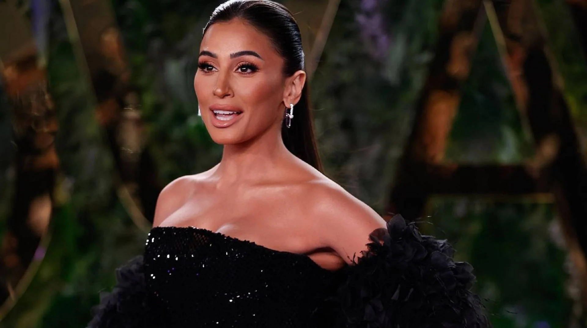 دينا الشربيني تعبر عن سعادتها بالعمل مع حسين فهمي في مسلسل "كامل العدد 3"