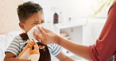 كيف تحمي طفلك من الأمراض الشتوية؟