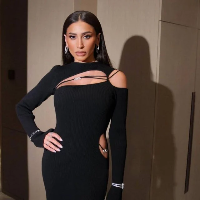 دينا الشربيني تبكي فراق والدها وتتحدث عن فيلمها الجديد "الهنا اللي أنا فيه"