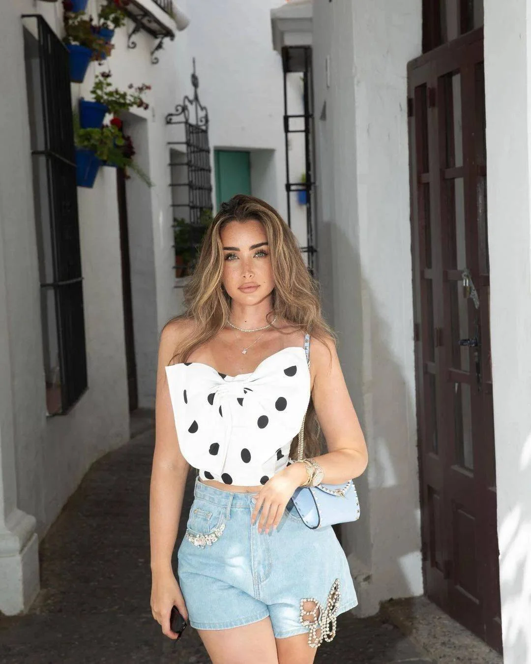 تامر حسني يثني على موهبة هنا الزاهد في مسلسل "إقامة جبرية"