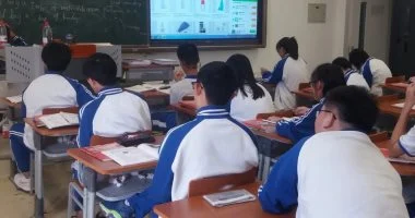 إجبار طلاب صينيين على التوقيع على "إخلاء مسؤولية عن الانتحار" يثير غضباً واسعاً