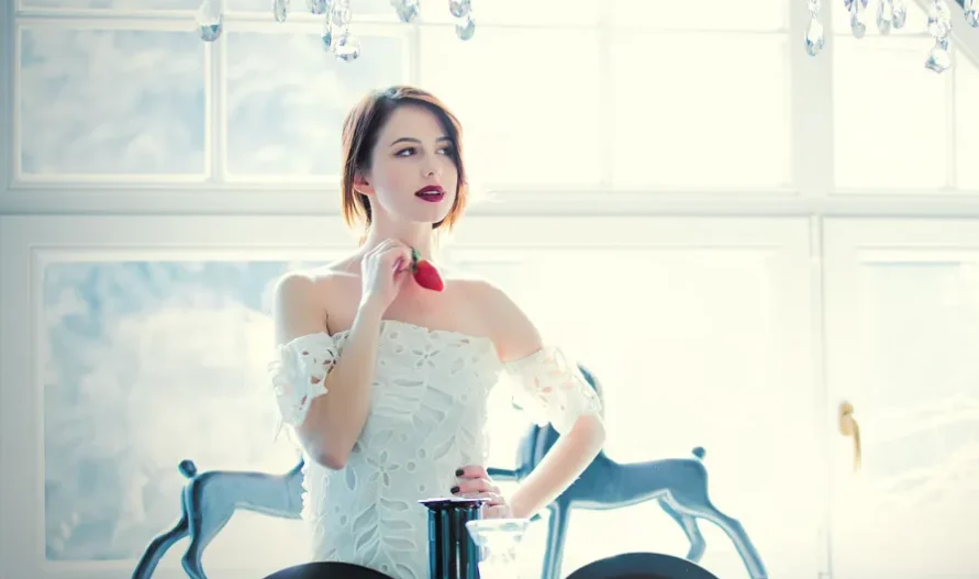 عروس عشرينية