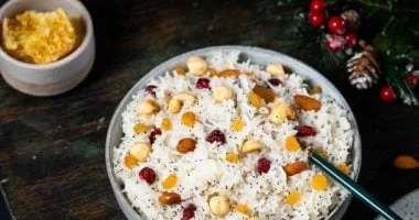 إفطار 8 رمضان: أرز بالمكسرات وقطع الفاكهة.. طبق مميز وغني بالنكهات