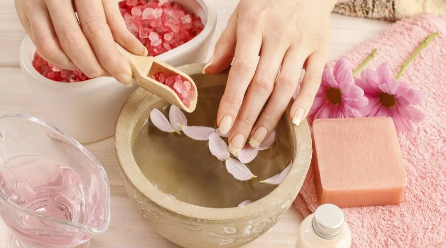 وصفات طبيعية لتقوية أظافر اليدين.. تعرفي عليها