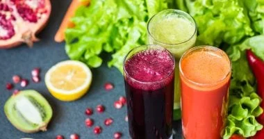 مشروبات طبيعية غنية بالكولاجين الضروري لجسمك لمكافحة علامات الشيخوخة 