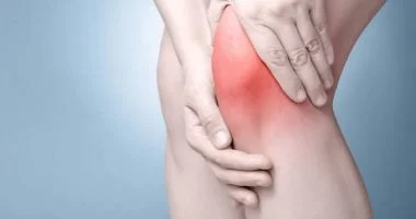 9 عادات يومية تزيد من حدة آلام الركبة.. تعرف على طرق الوقاية 