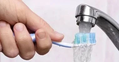 متى يجب تغيير الليفة وشفرات الحلاقة وفرشاة الشعر؟ 