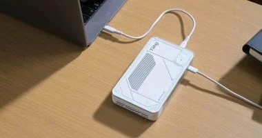 أصغر حاسوب فائق للذكاء الاصطناعى فى العالم بحجم بنك طاقة 