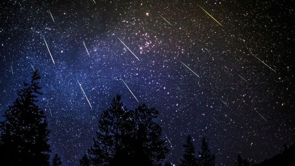 تشهد سماء المنطقة العربية زخة شهب التوأميات مساء اليوم 