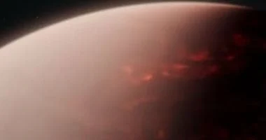 جيمس ويب يرصد غلافًا جويًا كثيفًا لكوكب صخري فائق السخونة يربك العلماء 