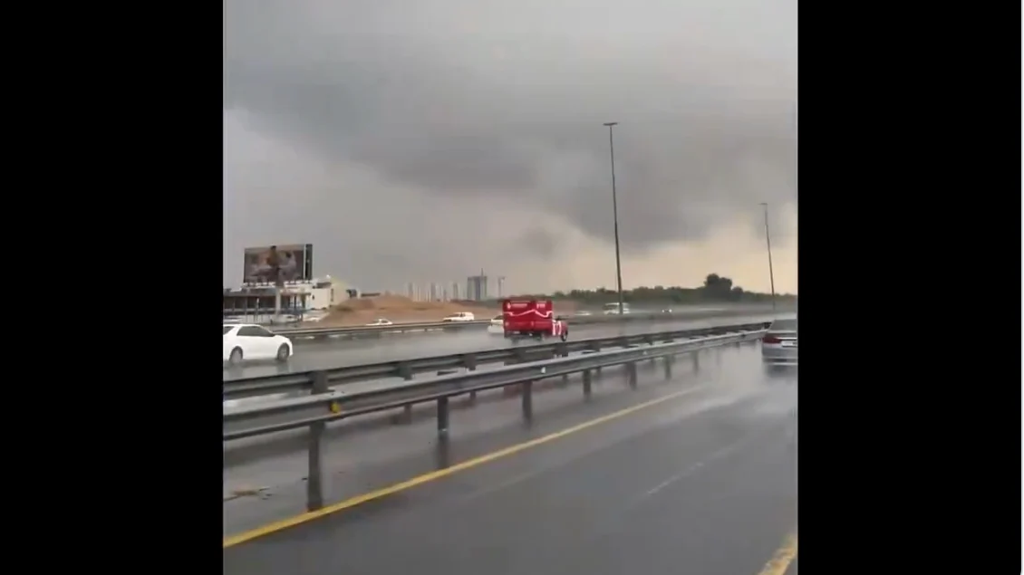 أمطار متفاوتة الشدة في مناطق مختلفة من الفجيرة 