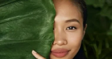 ثلاث وصفات طبيعية لتوحيد لون البشرة والتخلص من البقع الداكنة 