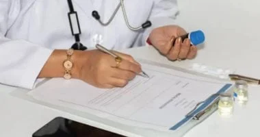 الهند تلزم الأطباء بكتابة الروشتة بوضوح 