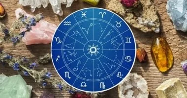 كيف تختار الحجر الكريم المناسب لطاقتك: الأصفر للإبداع والأزرق للهدوء 