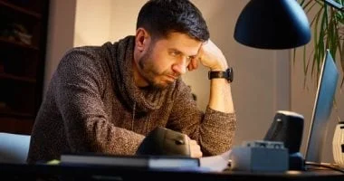 دراسة: موظفو ما فوق الأربعين يحتاجون 4 أيام إجازة أسبوعيًا 