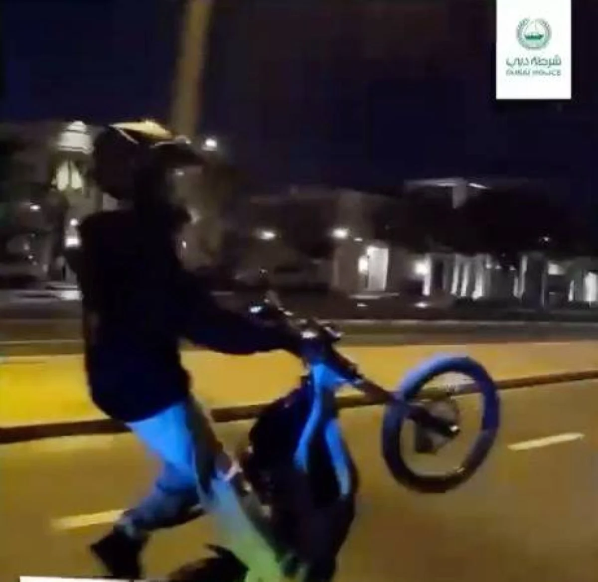 شرطة دبي تضبط 90 شخصاً وتُصادر دراجاتهم الكهربائية 