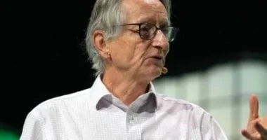 خبراء يؤكدون: الذكاء الاصطناعي سيحل محل الوظائف البشرية قريباً 