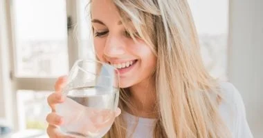 لماذا تحتاج إلى ماء أكثر في الطقس البارد 