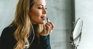 6 نصائح لتجنب جفاف المكياج في الشتاء لجميع أنواع البشرة 