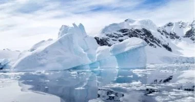 لماذا يذوب القطب الشمالي بسرعة مخيفة وما تأثيره على الكوكب؟ 