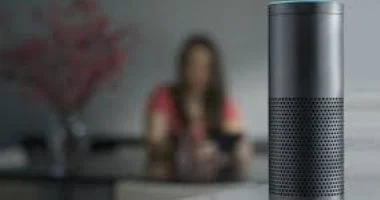 مستخدمو أمازون أليكسا يثيرون الجدل حول صوت المساعد الجديد 