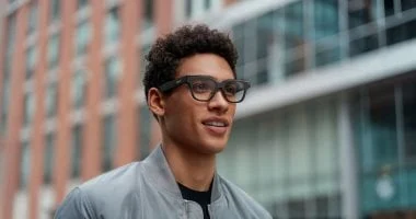 نظارة ذكية تدعم عدة محركات للذكاء الاصطناعي منها ChatGPT وDeepSeek 