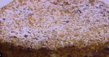 كيك التفاح بالكراميل: حضريها وأفرحي أطفالك في عطلة نهاية الأسبوع 