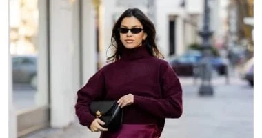 اللون العنابي البرغندي موضة 2026 تعرفي طرق ارتدائه في المناسبات 