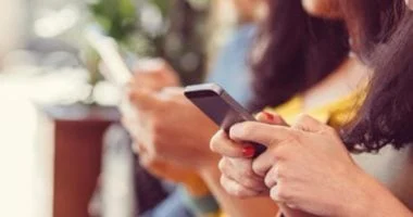 متلازمة الإرهاق الرقمي: لماذا يحتاج الدماغ إلى طقوس يومية بدون الإنترنت 