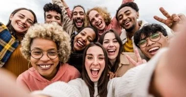 5 سمات يتميز بها جيل Z فقط: يحبون التوفير وعمليون 