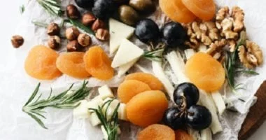 5 أطعمة تعزز الطاقة في أوقات الإرهاق خلال العمل والامتحانات 