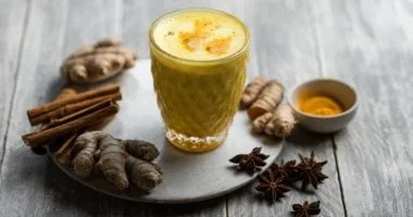 سبعة مشروبات طبيعية تعزز التركيز والذاكرة وتدعم صحة الدماغ 