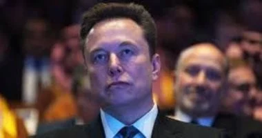 إيلون ماسك: الذكاء الاصطناعي سيتفوق على البشر بنهاية 2026 