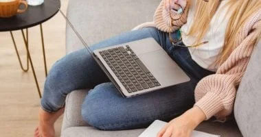 من المنزل: 5 وظائف مرنة لزيادة دخلك بلا قيود 