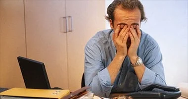 سبع علامات على إرهاق الجهاز العصبي وتجاهلها يوميًا 