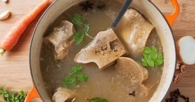 لماذا قد تكون شوربة العظام أفضل من المكملات الغذائية؟ 
