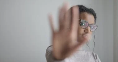 ثلاثة أبراج يجب أن يقولوا لا بلا ذنب كي لا يستغلهم أحد 